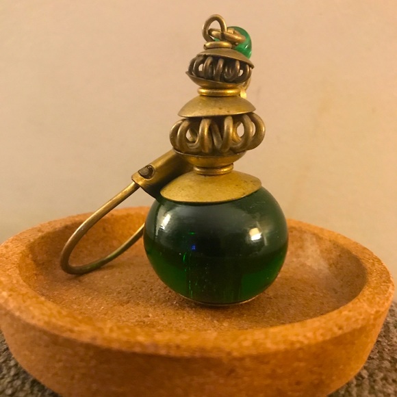 Vintage Green Glass Key Ring - Picture 4 of 5